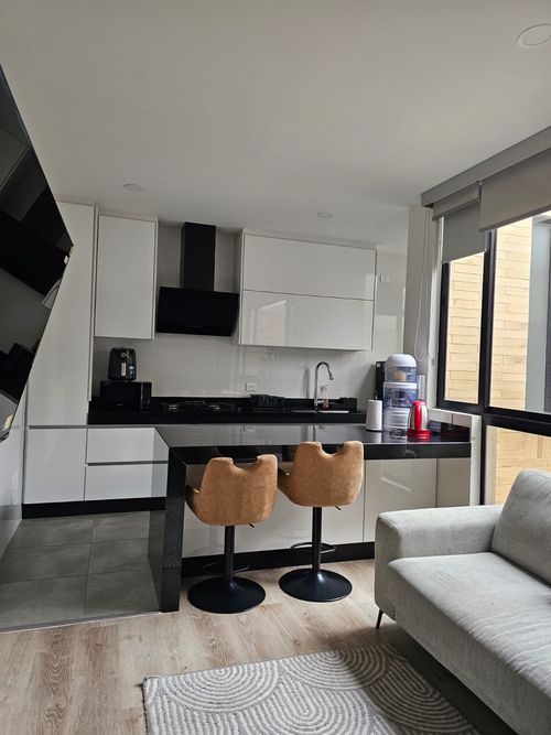 Apartaestudio en venta en Santa Barbara Central, Bogotá, 51 m² · foto 2 de 5