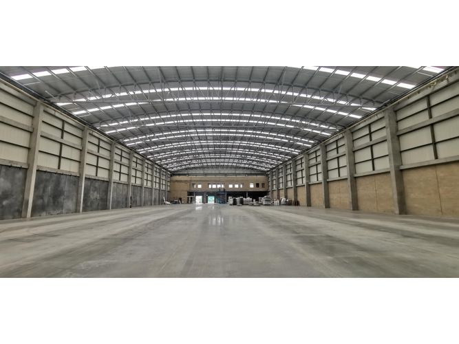 Bodega en arriendo en Siberia, Cota, 2100 m² · foto 3 de 12
