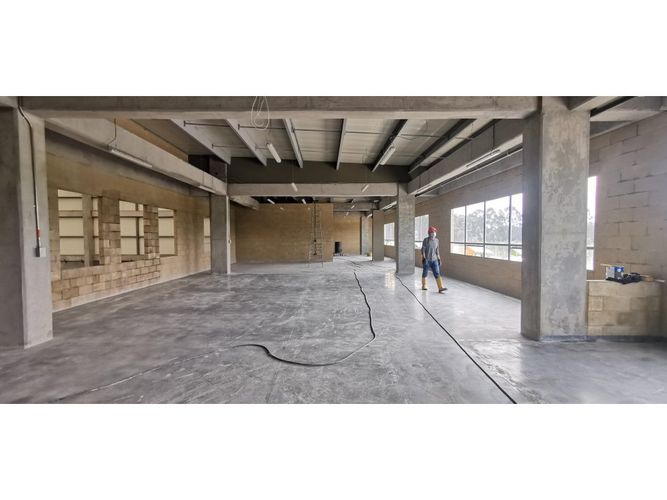 Bodega en arriendo en Siberia, Cota, 2100 m² · foto 8 de 12