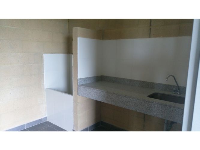 Bodega en arriendo en Siberia, Cota, 2100 m² · foto 11 de 12