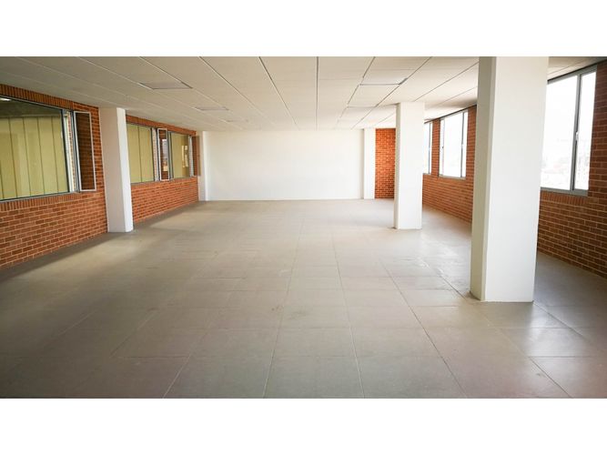 Bodega en arriendo en Centro Tocancipá, Tocancipá, 1632 m² · foto 13 de 17