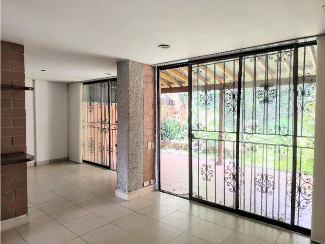 Casa de 3 alcobas en venta en Laureles, Envigado, 146 m² · foto 5 de 24