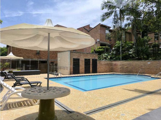 Casa de 3 alcobas en venta en Laureles, Envigado, 146 m² · foto 24 de 24
