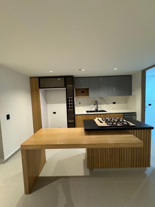 Apartamento de 2 alcobas en arriendo en Zuñiga, Medellín, 106 m² · foto 3 de 9