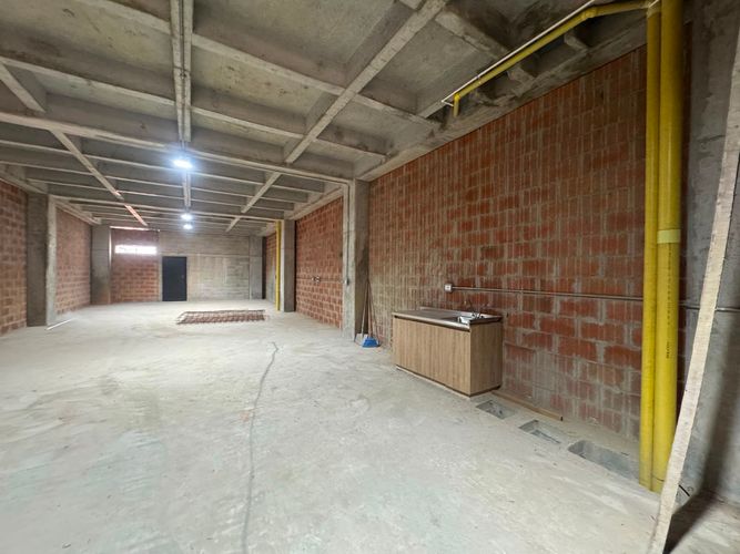 Bodega en arriendo en Trinidad, Medellín, 253 m² · foto 6 de 9