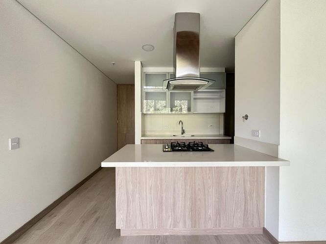 Apartamento de 2 alcobas en arriendo en Loma Del Esmeraldal, Envigado, 80 m² · foto 9 de 20