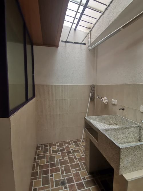 Casa de 6 alcobas en venta en Tunja, Tunja, 200 m² · foto 3 de 18