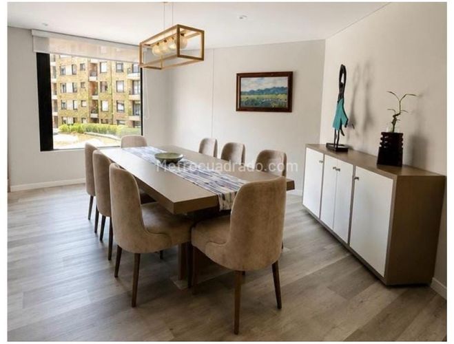 Apartamento de 3 alcobas en venta en Bella Suiza, Bogotá, 235 m² · foto 2 de 13