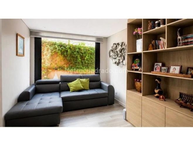 Apartamento de 3 alcobas en venta en Bella Suiza, Bogotá, 235 m² · foto 3 de 13