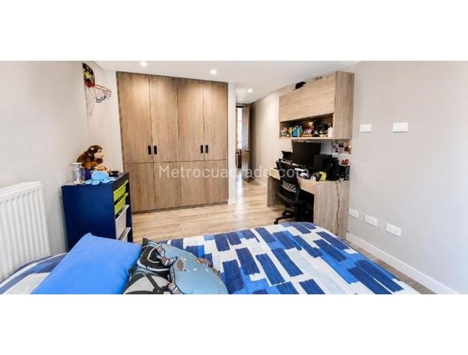Apartamento de 3 alcobas en venta en Bella Suiza, Bogotá, 235 m² · foto 9 de 13