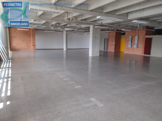 Local en arriendo en Shellmar, Medellín, 1940 m² · foto 10 de 13