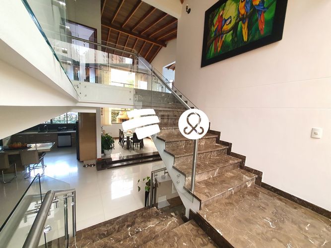 Casa de 5 alcobas en venta en Las Lomitas, Sabaneta, 750 m² · foto 5 de 24