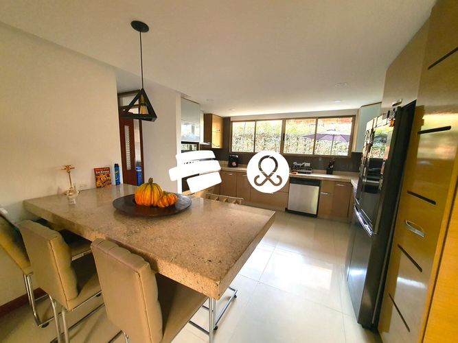 Casa de 5 alcobas en venta en Las Lomitas, Sabaneta, 750 m² · foto 8 de 24