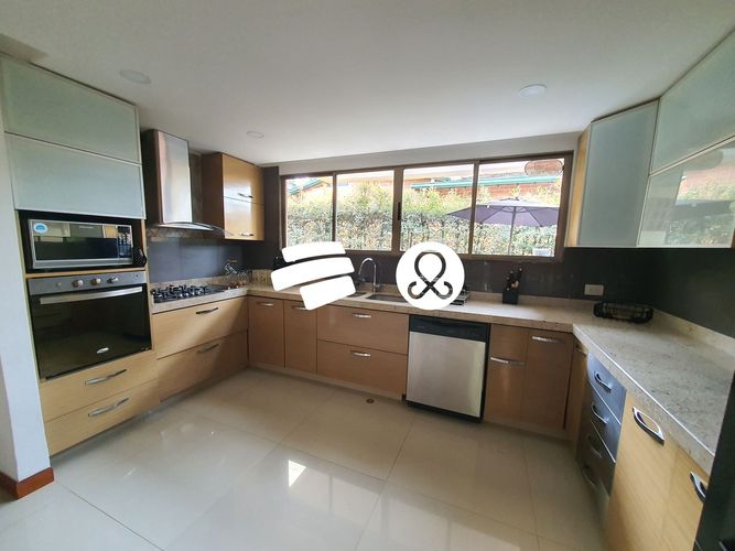 Casa de 5 alcobas en venta en Las Lomitas, Sabaneta, 750 m² · foto 9 de 24