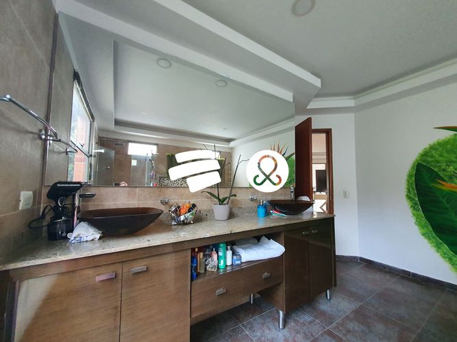 Casa de 5 alcobas en venta en Las Lomitas, Sabaneta, 750 m² · foto 22 de 24