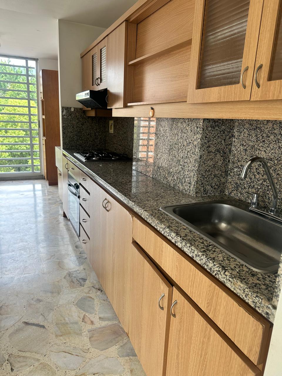 Apartamento en venta en La Almeria, Medellín · foto 8 de 24