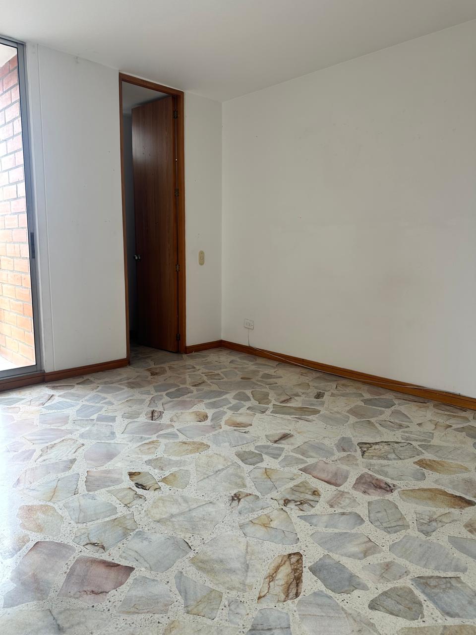 Apartamento en venta en La Almeria, Medellín · foto 13 de 24