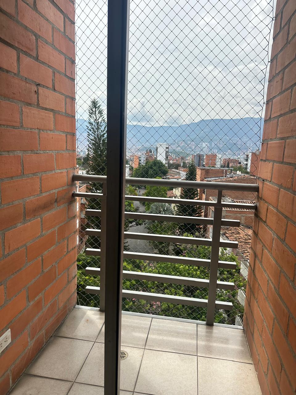 Apartamento en venta en La Almeria, Medellín · foto 14 de 24