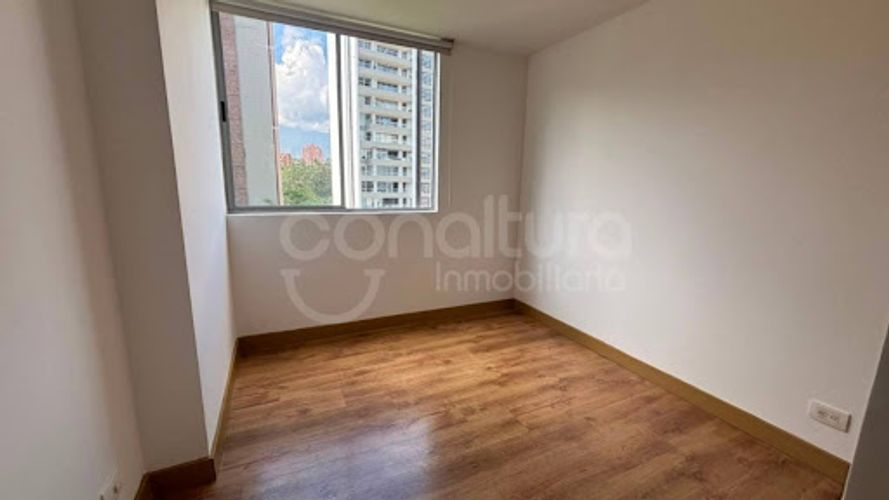 Apartamento de 3 alcobas en arriendo en Santa Fe, Medellín, 94 m² · foto 5 de 8