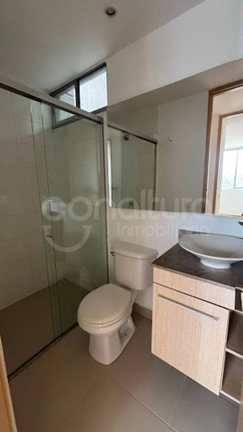 Apartamento de 3 alcobas en arriendo en Santa Fe, Medellín, 94 m² · foto 7 de 8