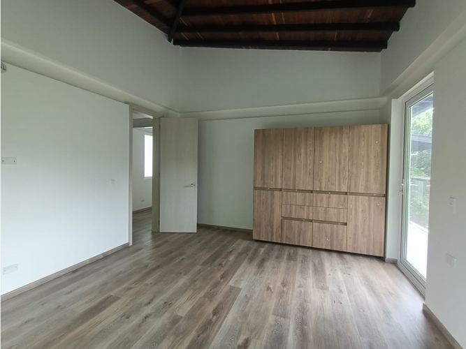 Casa de 6 alcobas en venta en La Doctora, Sabaneta, 560 m² · foto 9 de 23