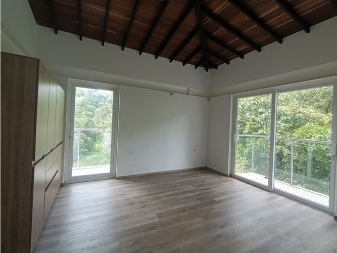 Casa de 6 alcobas en venta en La Doctora, Sabaneta, 560 m² · foto 10 de 23
