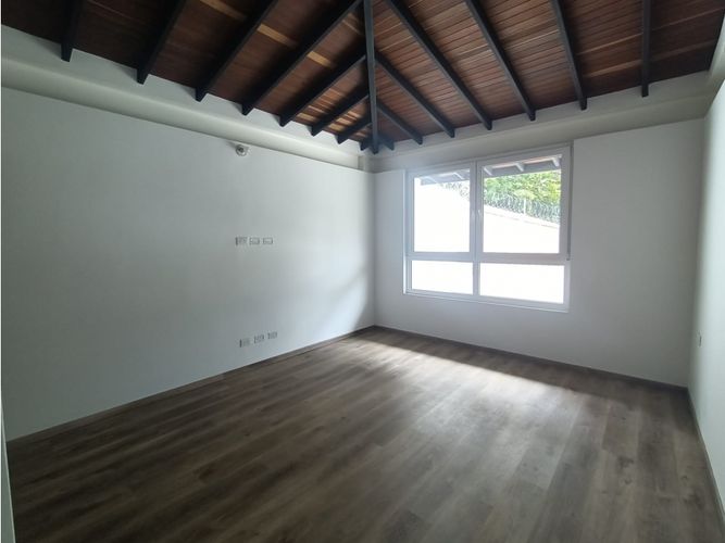 Casa de 6 alcobas en venta en La Doctora, Sabaneta, 560 m² · foto 12 de 23