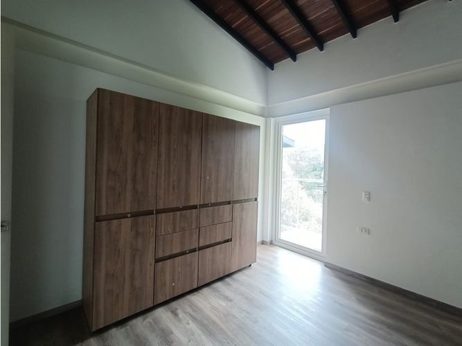 Casa de 6 alcobas en venta en La Doctora, Sabaneta, 560 m² · foto 14 de 23