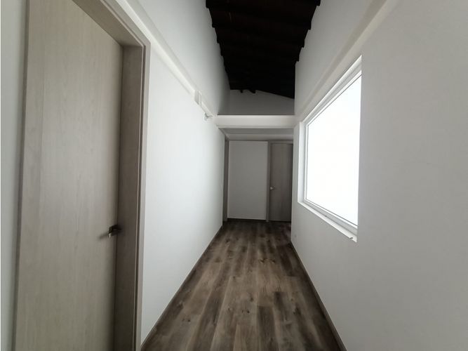 Casa de 6 alcobas en venta en La Doctora, Sabaneta, 560 m² · foto 16 de 23