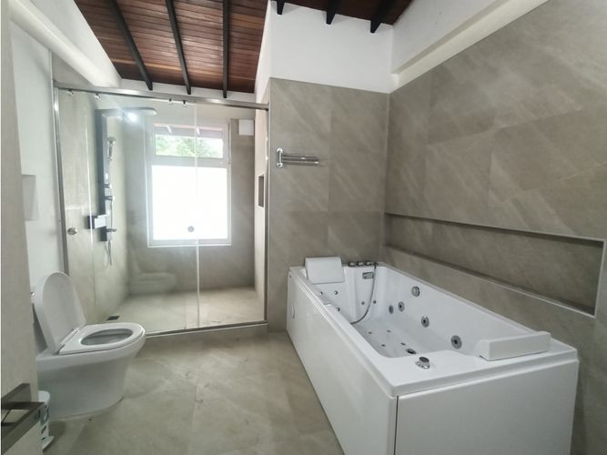 Casa de 6 alcobas en venta en La Doctora, Sabaneta, 560 m² · foto 17 de 23