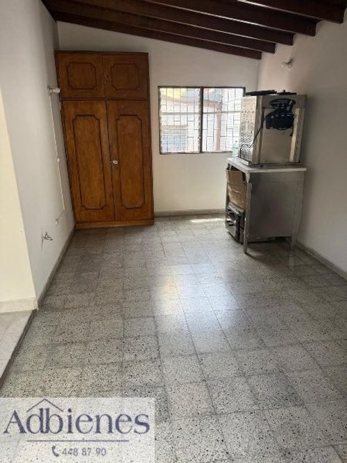 Casa de 4 alcobas en venta en Belén Miravalle, Medellín, 216 m² · foto 8 de 16