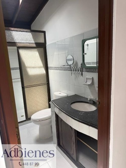 Casa de 4 alcobas en venta en Belén Miravalle, Medellín, 216 m² · foto 10 de 16