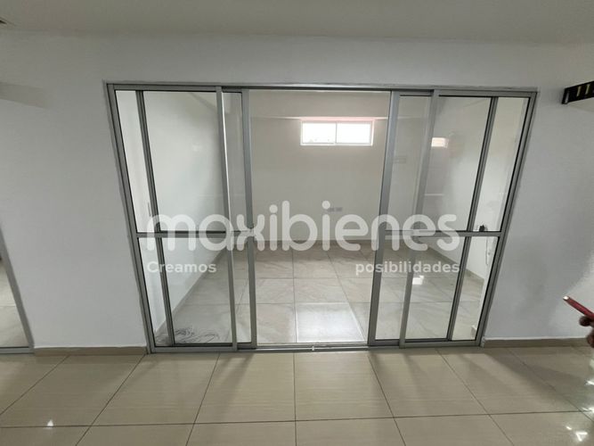 Local en arriendo en Cabecera Urbana San Cristobal, Medellín, 10 m² · foto 2 de 6