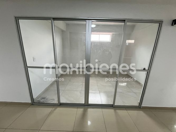 Local en arriendo en Cabecera Urbana San Cristobal, Medellín, 10 m² · foto 3 de 6