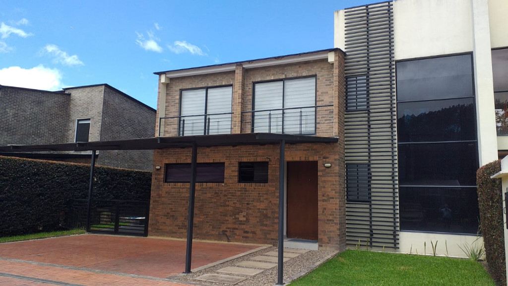 Casa en venta en Centro, Cajicá · foto 2 de 13