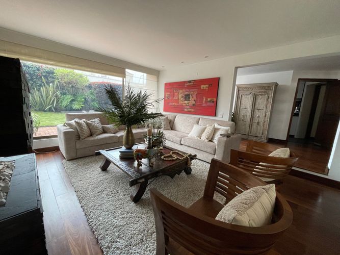 Casa de 4 alcobas en venta en San Jose De Bavaria, Bogotá, 300 m² · foto 23 de 24
