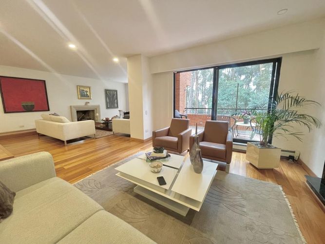 Apartamento de 4 alcobas en venta en Montearroyo, Bogotá, 318 m² · foto 3 de 19