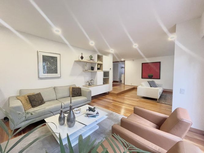 Apartamento de 4 alcobas en venta en Montearroyo, Bogotá, 318 m² · foto 4 de 19