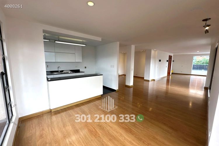 Apartamento de 2 alcobas en arriendo en Castropol, Medellín, 250 m² · foto 8 de 24