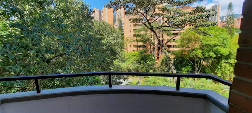 Apartamento en arriendo en Vizcaya, Medellín · foto 2 de 16