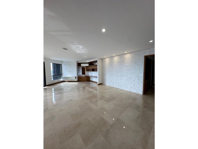 Apartamento de 4 alcobas en venta en Cabecera Del Llano, Bucaramanga, 250 m² · foto 4 de 16