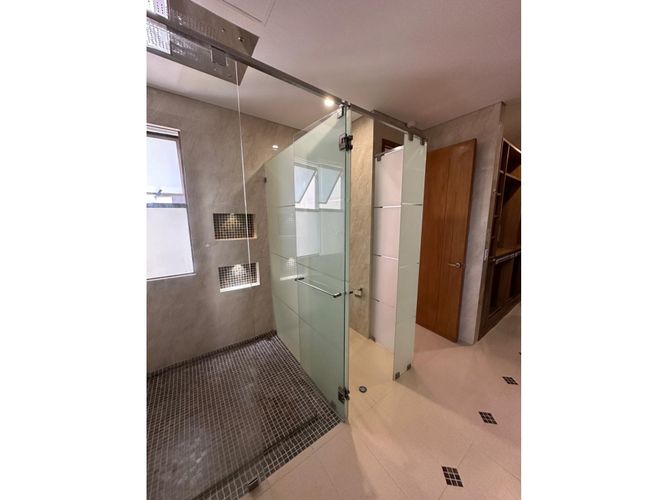 Apartamento de 4 alcobas en venta en Cabecera Del Llano, Bucaramanga, 250 m² · foto 13 de 16