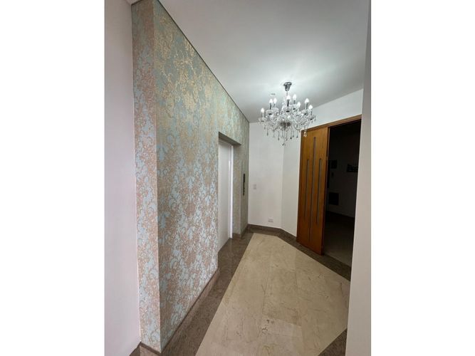 Apartamento de 4 alcobas en venta en Cabecera Del Llano, Bucaramanga, 250 m² · foto 14 de 16
