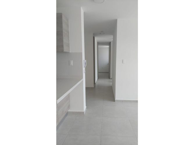 Apartamento de 3 alcobas en venta en El Portal Ii, Girón, 98 m² · foto 5 de 6