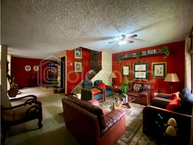 Casa de 4 alcobas en venta en Belén Rosales, Medellín, 360 m² · foto 3 de 24