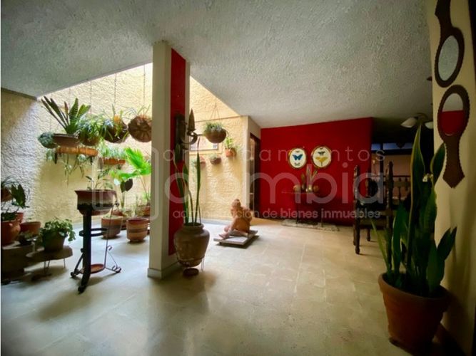 Casa de 4 alcobas en venta en Belén Rosales, Medellín, 360 m² · foto 6 de 24
