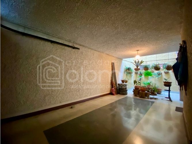 Casa de 4 alcobas en venta en Belén Rosales, Medellín, 360 m² · foto 8 de 24