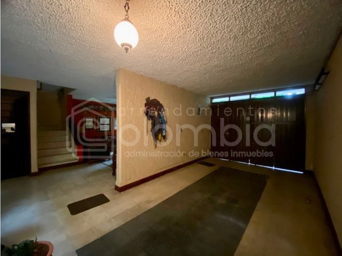 Casa de 4 alcobas en venta en Belén Rosales, Medellín, 360 m² · foto 9 de 24