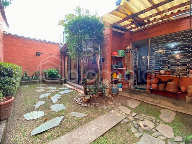 Casa de 4 alcobas en venta en Belén Rosales, Medellín, 360 m² · foto 10 de 24