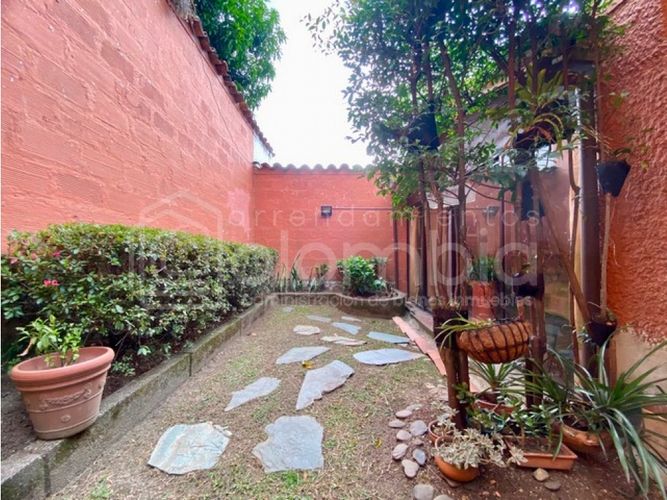 Casa de 4 alcobas en venta en Belén Rosales, Medellín, 360 m² · foto 12 de 24